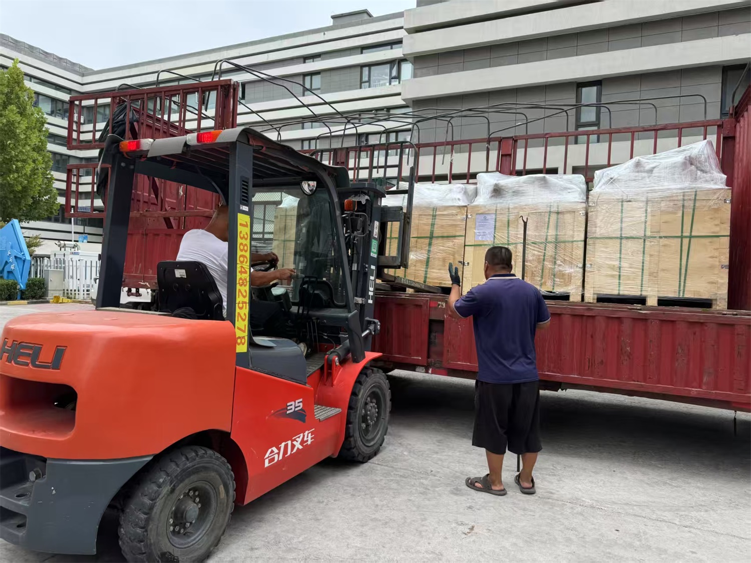 Andy Marine's op maat gemaakte mariene hardwareapparatuur is gevaren naar de Indische Oceaan