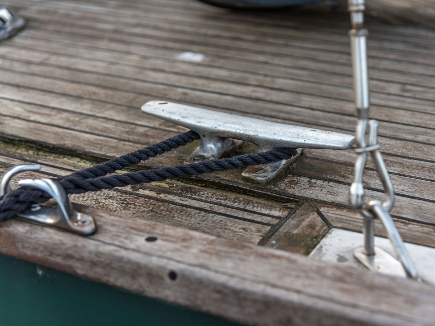 INGENIEURSPREEKINGEN Afl. 29: Roestvrije hardware op aluminium – isolatie, bevestigingsbruggen en natte interfaces